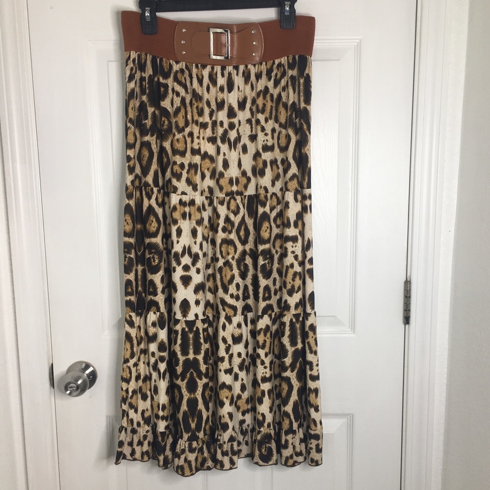 MAGIC Leopard Print Skirt